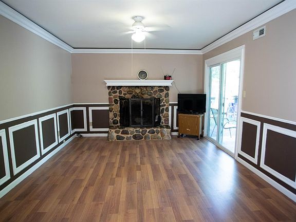 3rd image of 6120 Heath Way
