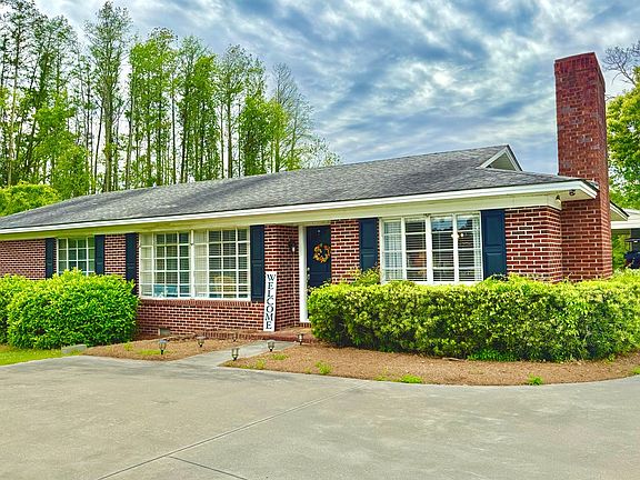 4th image of 1007 Golf Club Rd