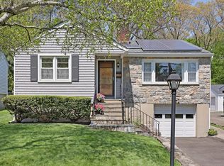 17 Applebee Rd, Stamford, CT 06905