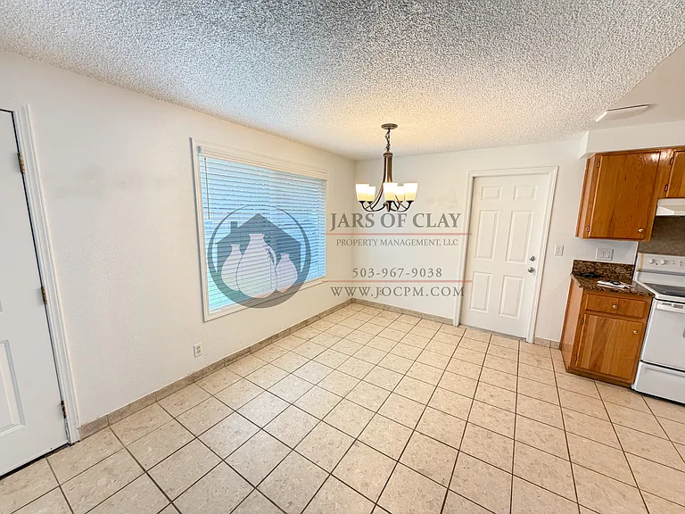 3370 Beacon Ct NE — Photo 6
