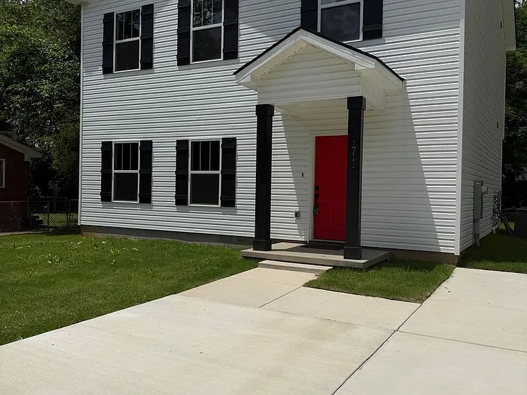 1711 Golf Club Ln — Photo 1