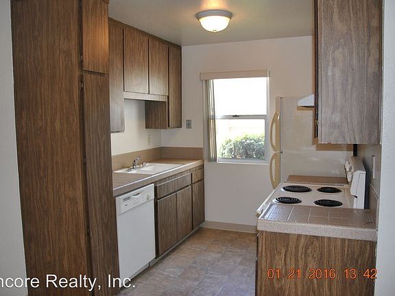 5th image of 587 Glover Ave APT 2