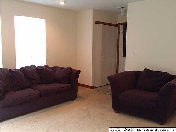 5th image of 165 Pond Way #B