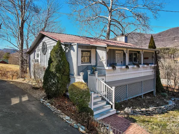 36 Brookside Ln, Maggie Valley, NC 28751