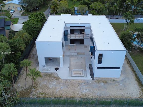 4th image of 13050 SW 103rd Ave