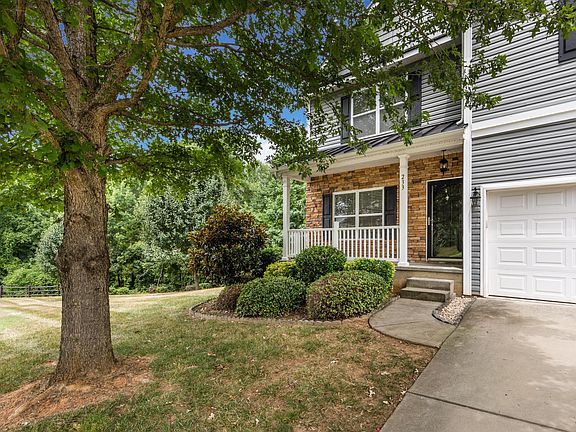 2nd image of 233 Flanders Dr