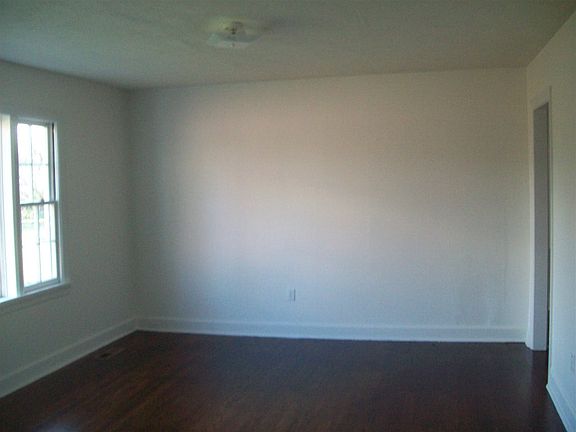 5th image of 540 Pauline Ave