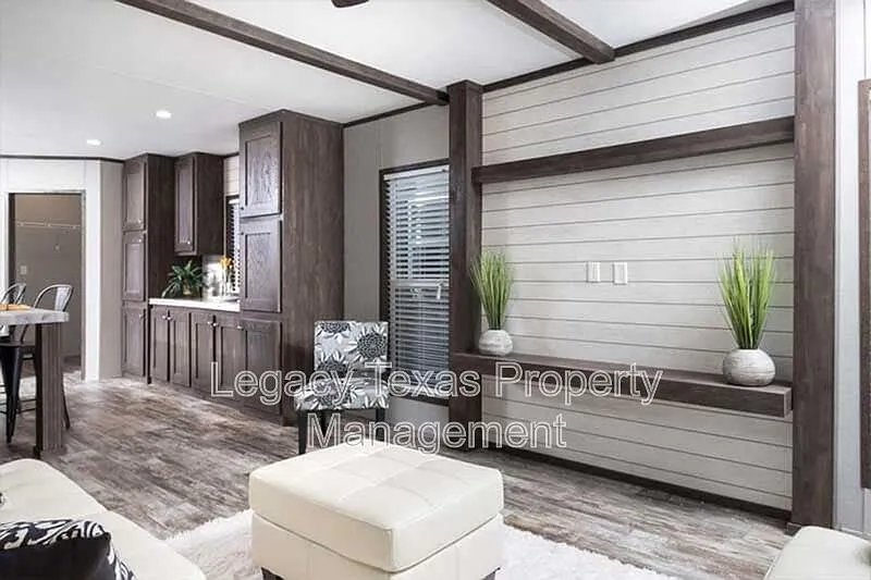 3 bed, 2.0 bath, 1191 sqft, $1,350 — Photo 3