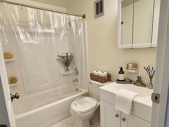4th image of 225 E Loveland Ave #4A