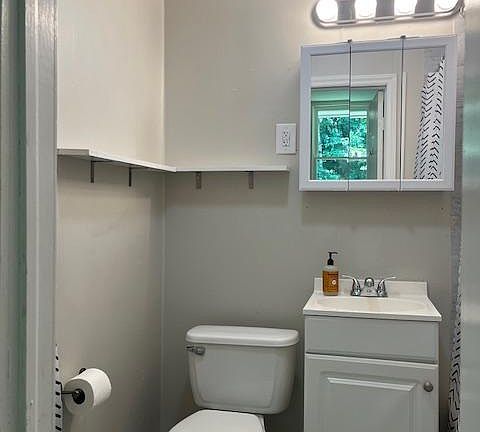 5th image of 517 W Main St Unit B