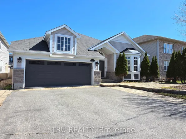 590 Anjana Cir, Ottawa, ON K2J 0C9