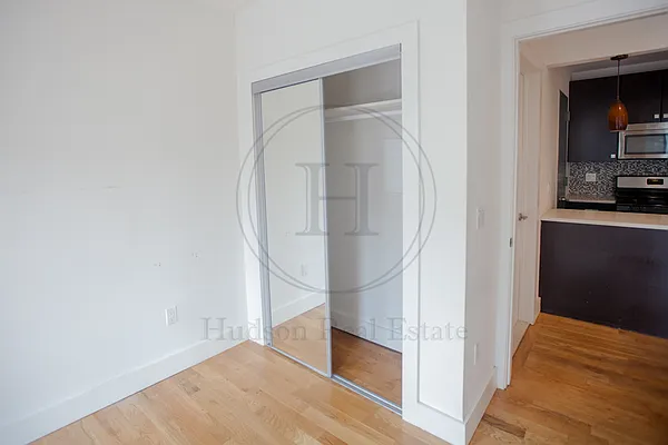 Rented by Hudson Real Estate International LLC | media 11