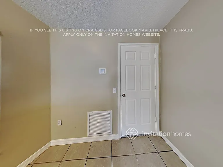 327 Huron Dr — Photo 9