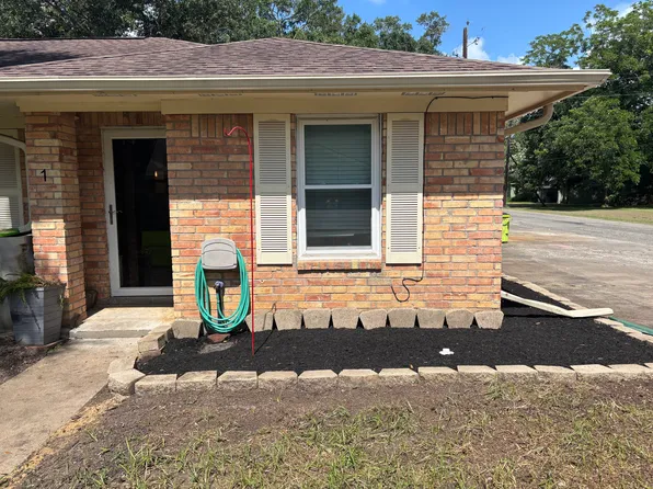 2100 Austin St APT 1, Bay City, TX 77414