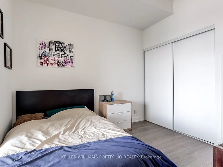 6 Parkwood Ave #516 — Photo 15