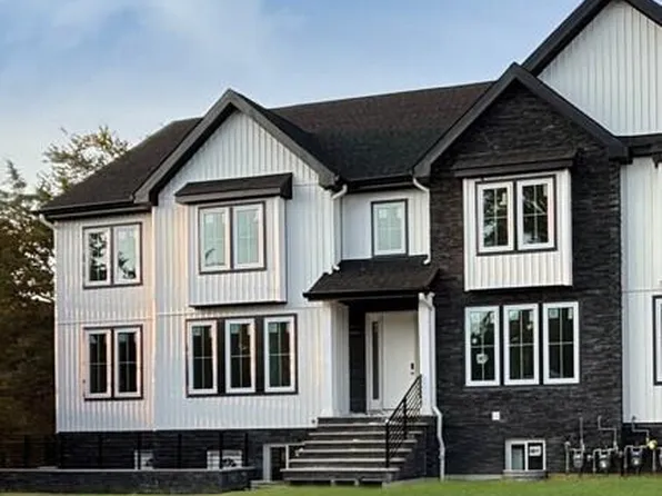 263 Lois Lane, Lakewood, NJ 08701