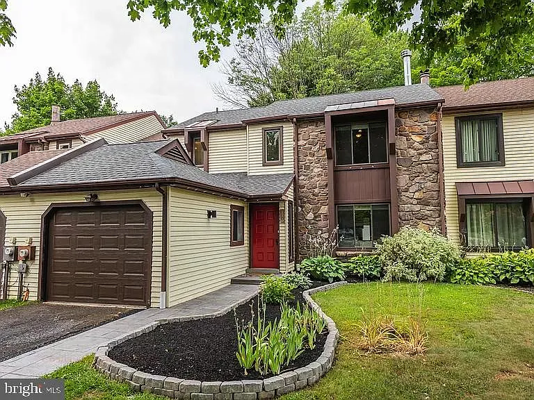 110 Hilltop Ct