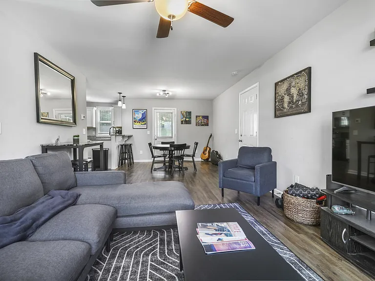 1380 Todd Phillips Ct — Photo 5