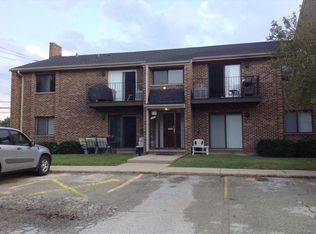 1781 Rand Rd APT 2B, Des Plaines, IL 60016