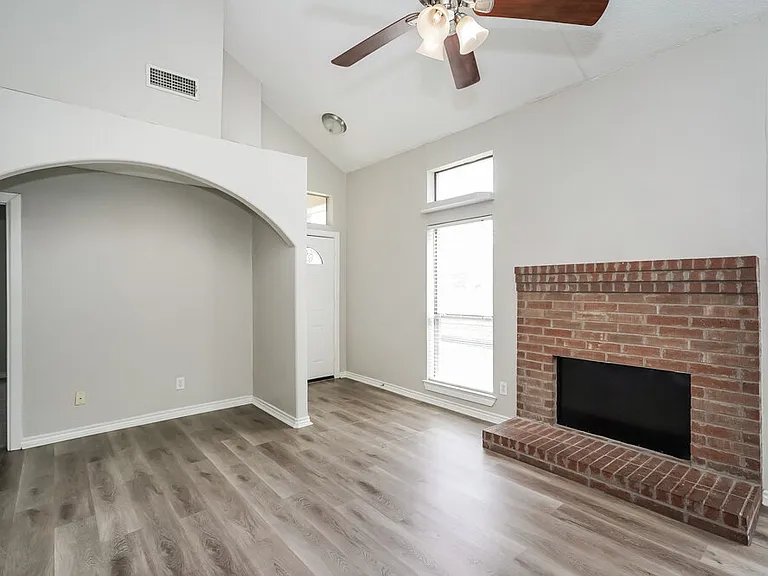 6721 Rhea Ridge Dr — Photo 3