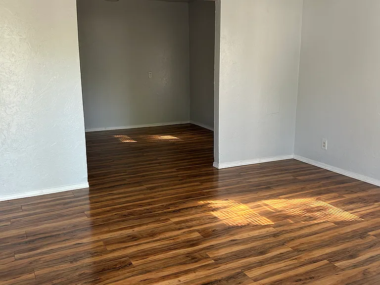 131 E Himes St — Photo 4