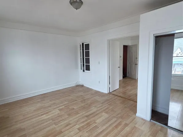 3561 Ropes Ave, Bronx, NY 10475