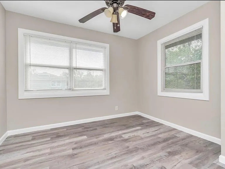 3404 Blodgett St — Photo 6