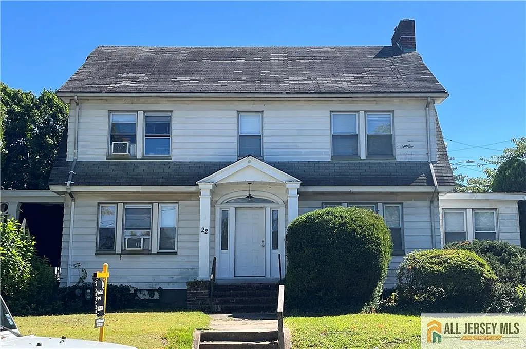 22 Lafayette St photo 1