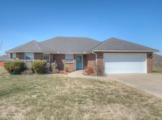 911 Katlin Cir, Carl Junction, MO 64834