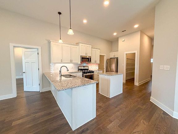 2nd image of 5841 Winifred Ave