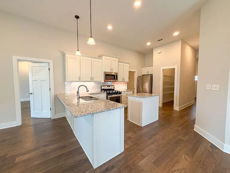 5841 Winifred Ave — Photo 2