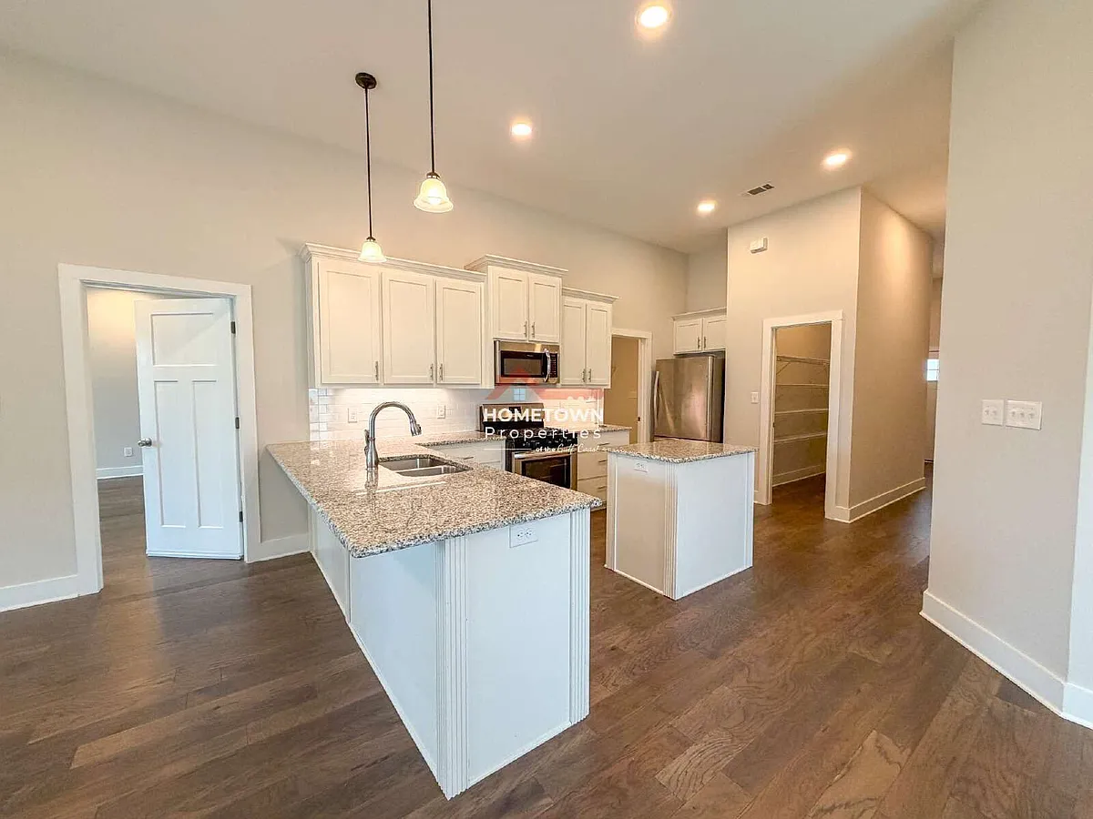 Building Photo - 5841 Winifred Ave