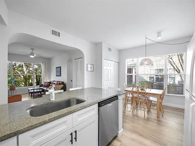 25115 Harbour Vista Cir — Photo 3