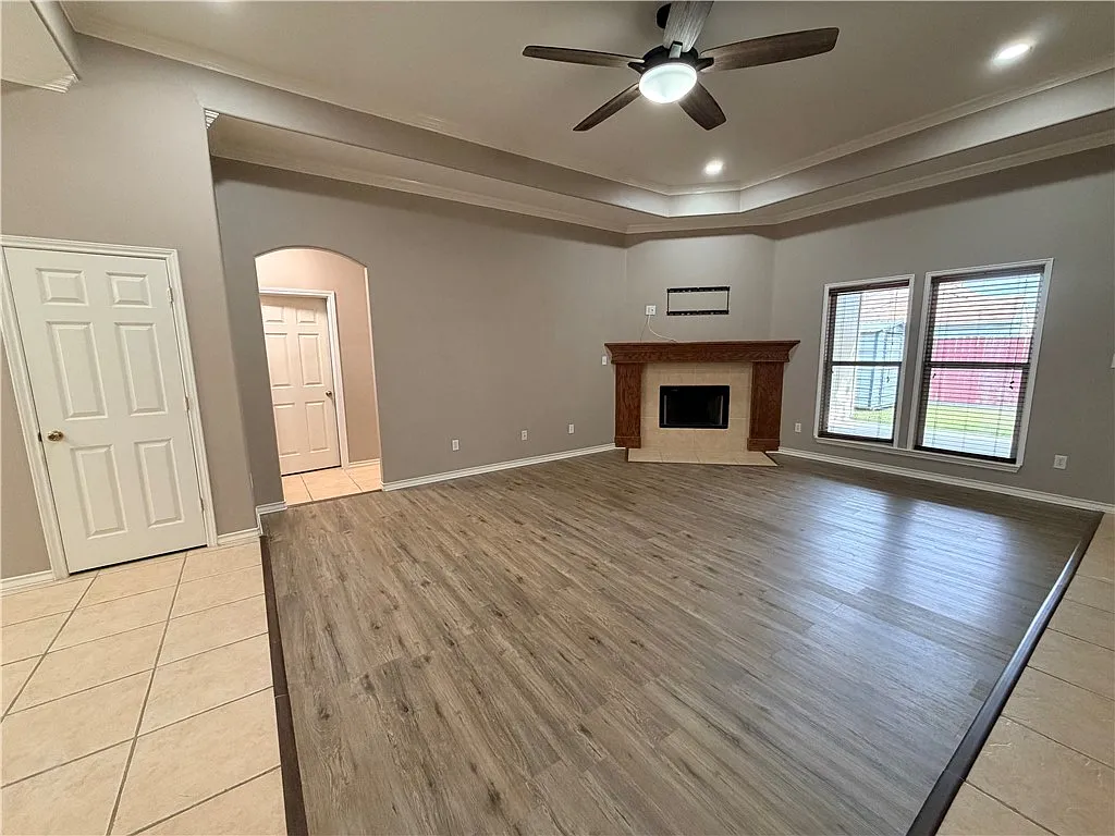 4 bed, 3.0 bath, 2583 sqft, $2,525 — Photo 4