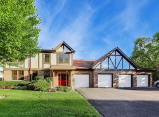 306 Carriage Way #2C, Bloomingdale, IL 60108