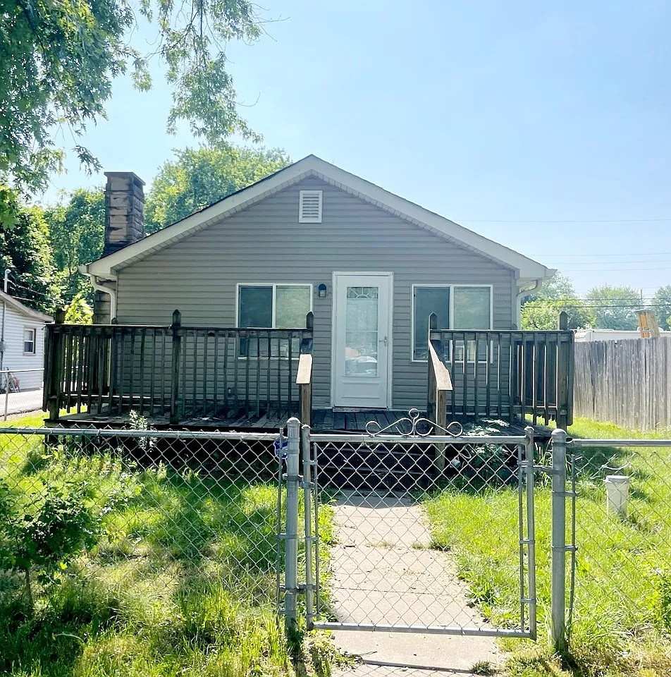 3318 Mars Hill St photo 1
