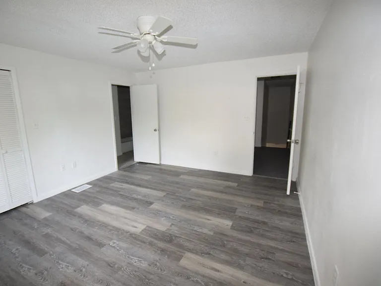 908 Sumter St — Photo 24