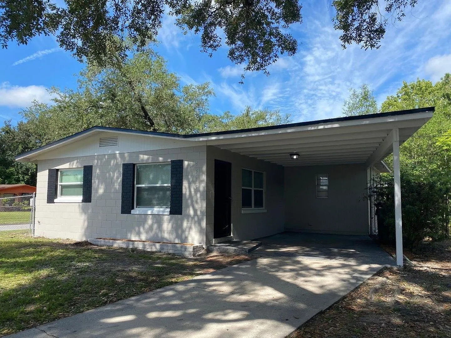 3 bed, 1.0 bath, 1150 sqft, $1,450 — Photo 1