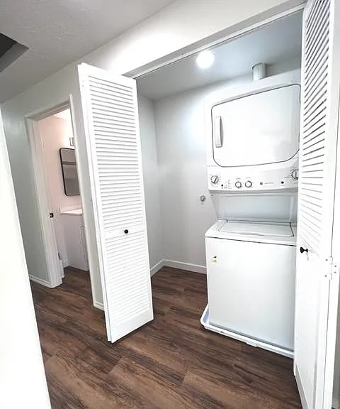 4702 NE 32nd Pl — Photo 11