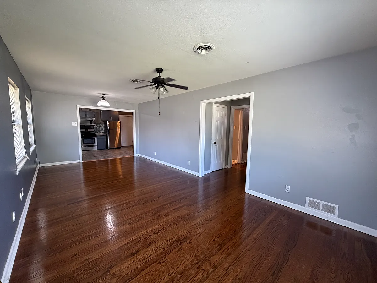 Living room - 2104 Hillburn Dr