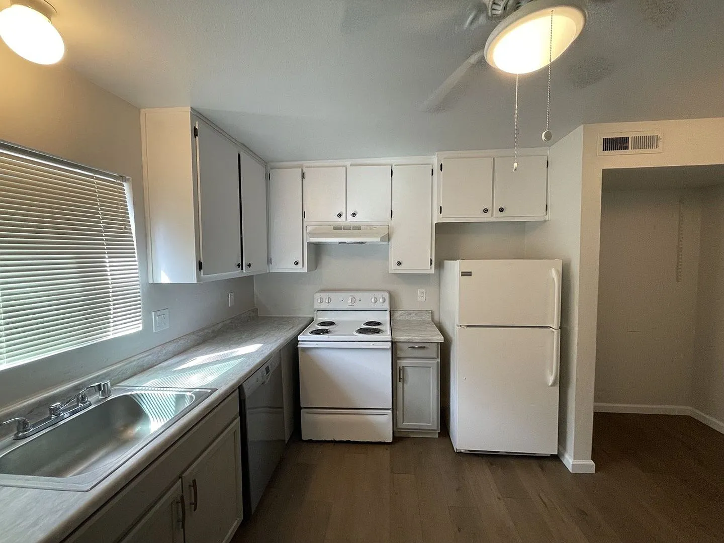 2487 Court Street — Photo 4