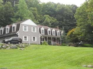62 Seminole Dr, Ringwood, NJ 07456