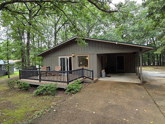 3rd image of 220 Lookout Dr