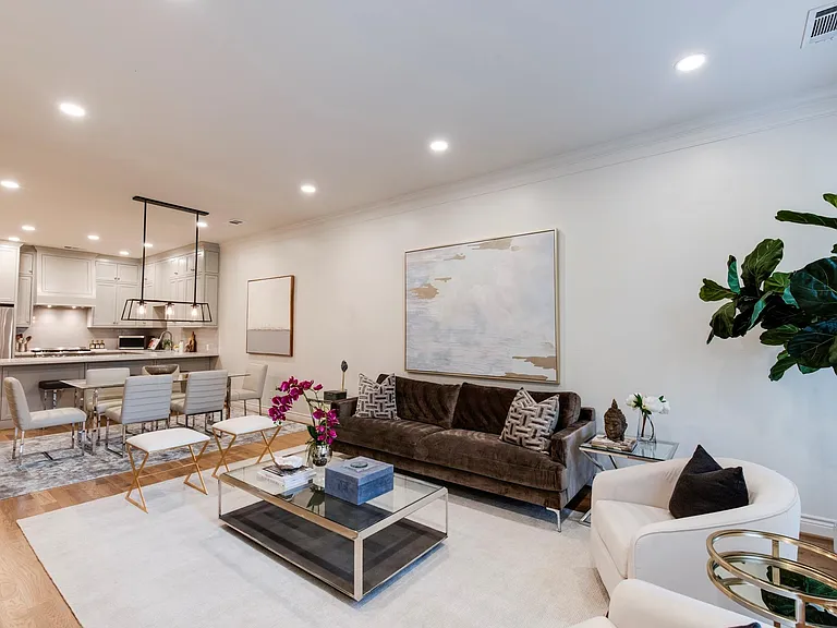 5144 Chevy Chase Dr — Photo 5