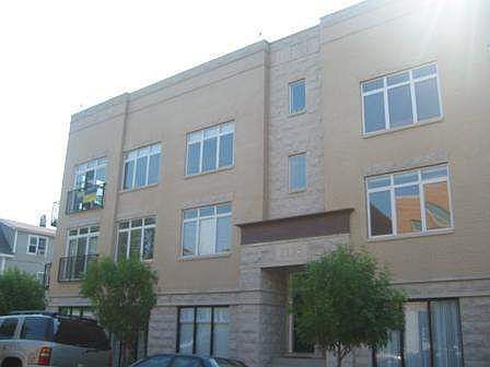 2135 W Roscoe #3S