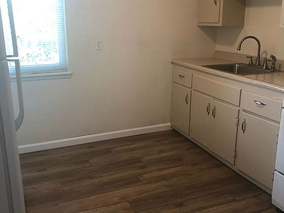 2nd image of 3228 Fairview Ct APT 09