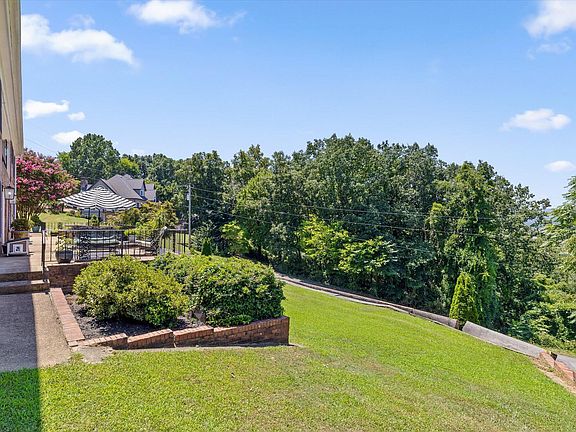 5th image of 14 Mockingbird Ln