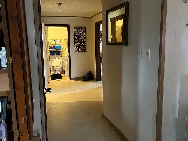 W FM 837 — Photo 13