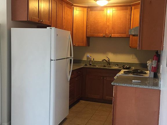 3rd image of 714 Opal Dr