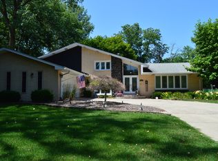 12010 S Timberlane Dr, Palos Park, IL
